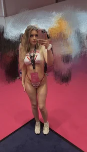 Holly-Glamour's photo