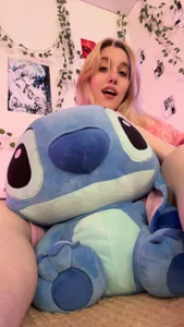 me w my toy ^^ de AnnikaPrincess Foto 2