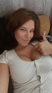ShoruqHadid's XXX nahých obrázků 2