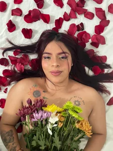 nicky_andcamil May flowers for Nicky Pic 7