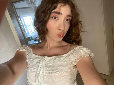 ElianaNewall random tuesday Pic 3
