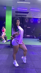 A day of training with me 💪🏼 od Pamela_Moreno_  2 snímek