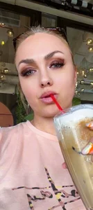 LadyJeenのJoin me for a coffee!の枚の写真