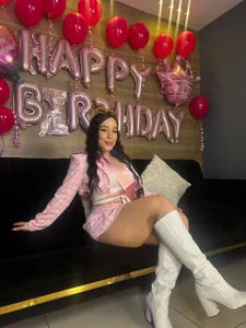 ZaraKafruni Let's celebrate it's my birthday Pic 3