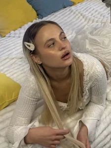 Daisy_Wave Beauty in Comfort Pic 2