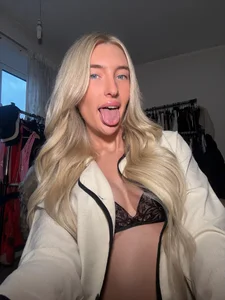 mayaahart Public Pic 4
