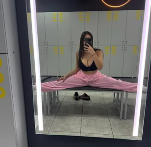 Violet_Johnsonn Public  4. fénykép