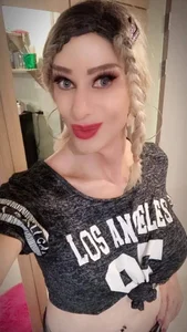 transagera Akira non-nudes Foto