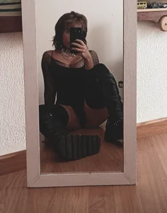 goth_latina Public 사진