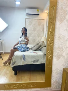 AishaCarpenter Yoy sexy schoolgirl 💙🥵 Foto 5