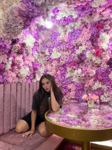 Marry_Stritteded my face close to cam for you Foto 2