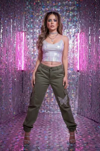 Lip Gloss & Laser Lights 💋🌈 de AngelieeVoyer  3 Imagens