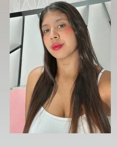 _aurora18_ Tangle your fingers in my skin and light the flame that only you know...❤️‍🔥🫦🍒🔥 Foto 2