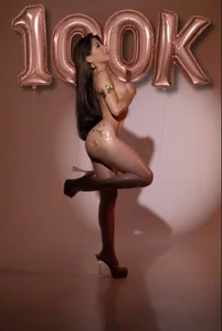 100K de MelanieHillss  Imagens