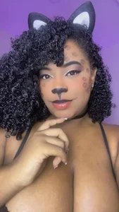 Tyra_Privacy Do you want to play with this feline? - {count, plural, one {תמונה אחת} two {שתי תמונות} many {# תמונות} other {# תמונות}}