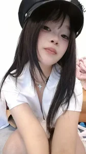 Sexygirls-000222 Public Pic