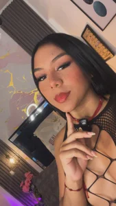kristakinnky Sweaty Curves Pic