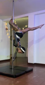 cold_leemonadee Pole process 🤸🏻‍♀️ Εικόνα