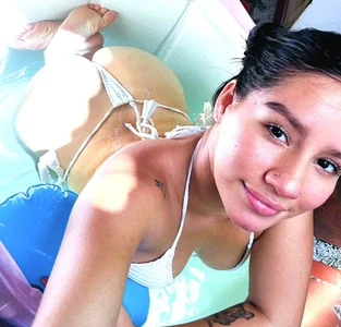 Abbiee_8 Pool👙 Foto