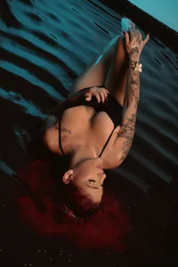 sussy1x_ 💦🌸Water is refreshing, but I turn up the heat.💦🌸 Foto 3