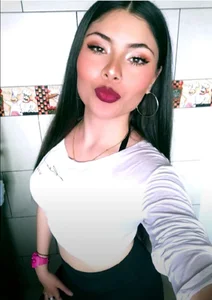 Scarlett_Raven_ Public Bilde 3