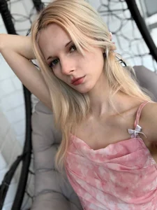 JuanaSumma How do you like my outfit?🪽🪽 รูป  3