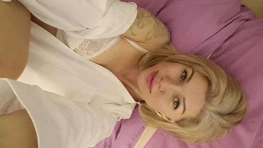 Lindsi_Luvviv Public Pic 4