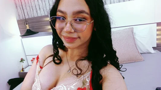 DaphneValucci Public Pic 6