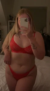 Scarlett-Knight Public Foto