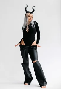 AstridColman Your queen Pic 2
