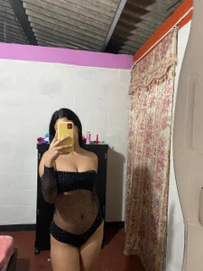 ARIANA de arianarousee  4 Imagens