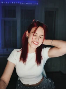 lovely_redhead I look like autumn Pic 4