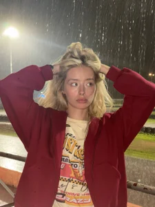 PollyLolly I am in the rain Pic 4