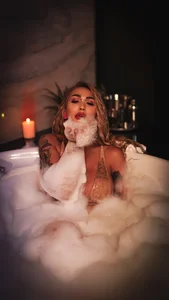 Nicol2Nayaの💎 Here are some of my naughty wishesの 4枚の写真