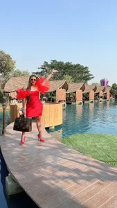 AntoniaSaints Hot in red Gambar 6