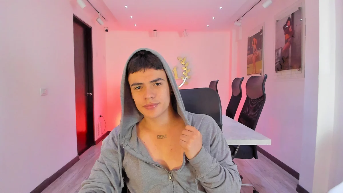 ภาพที่กำลังนิยมของ BenitoSaenz  7372