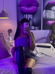 PamelaScot Black and white 🖤 slika 4