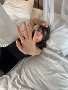 Mary_Honey: I'm waiting for you in my bed🫦 ( 4 фото)