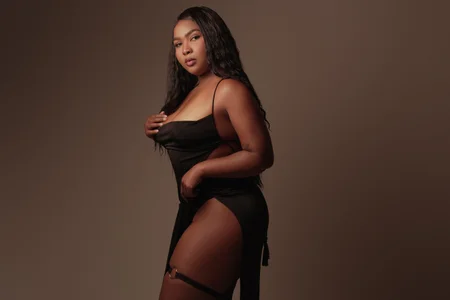 madisoncurt_ Seductive and sensual Mady Foto 3