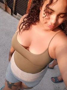 Hilarybunnyy Public Gambar 5