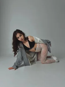 AmiLewis White mood 🤍 사진