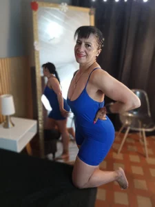 Blue looks good on me… but your attention looks better 💙😉 od clara_heat  3 snímek