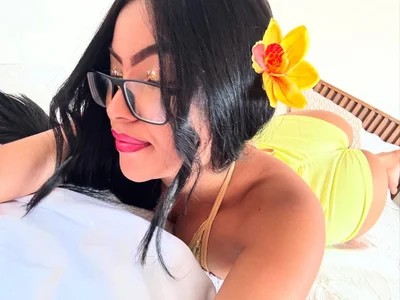 alana__ramos I look pretty in yellow 💛 사진