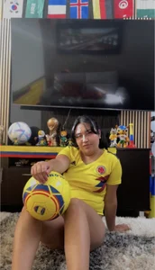 Zarabloom_ 💛💙❤️ Colombia is here… wanna come say hi? Bilde 4