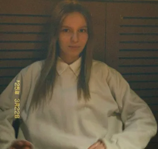 OliviaNight Public Foto