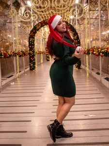 Mehlany_Moretz merry christmas love Pic 8