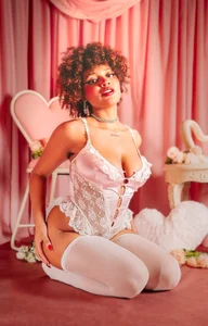 _CurlyGirl_ Public  5টি ছবি