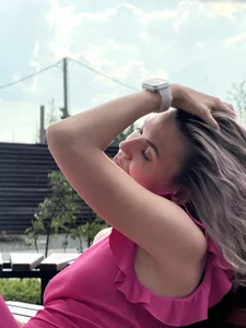 KiraNikson beauty walk Pic 3