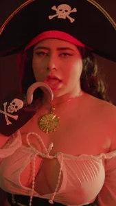 GiselReyes pirate cosplay!! Halloween Pic