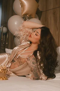 LeaThompsonHappy Birthday Goddess💎图片 9